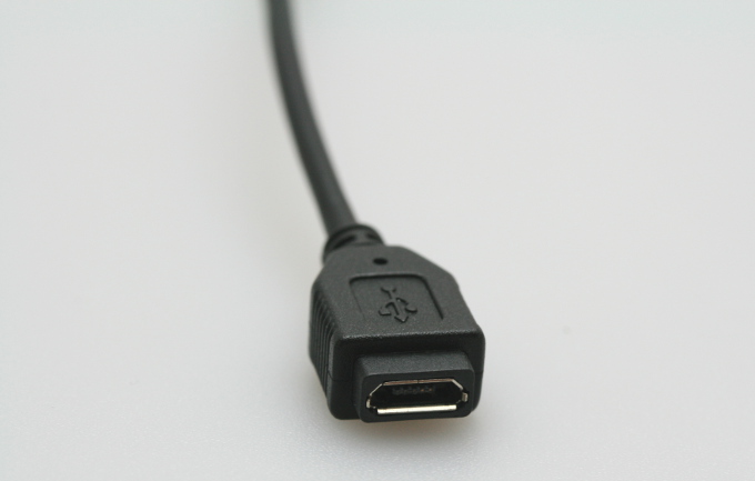 SANWA SUPPLY サンワサプライ Xperia用充電変換アダプタ (microUSB-充電端子) ブラック AD-USB21XP